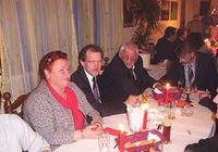 Das K&ouml;nigspaar Fritz Decker mit K&ouml;nigin Simone auf der Weihnachtsfeier. Mit am Tisch Frank Engelhardt und Helmut Kr&uuml;ger (v. re.)